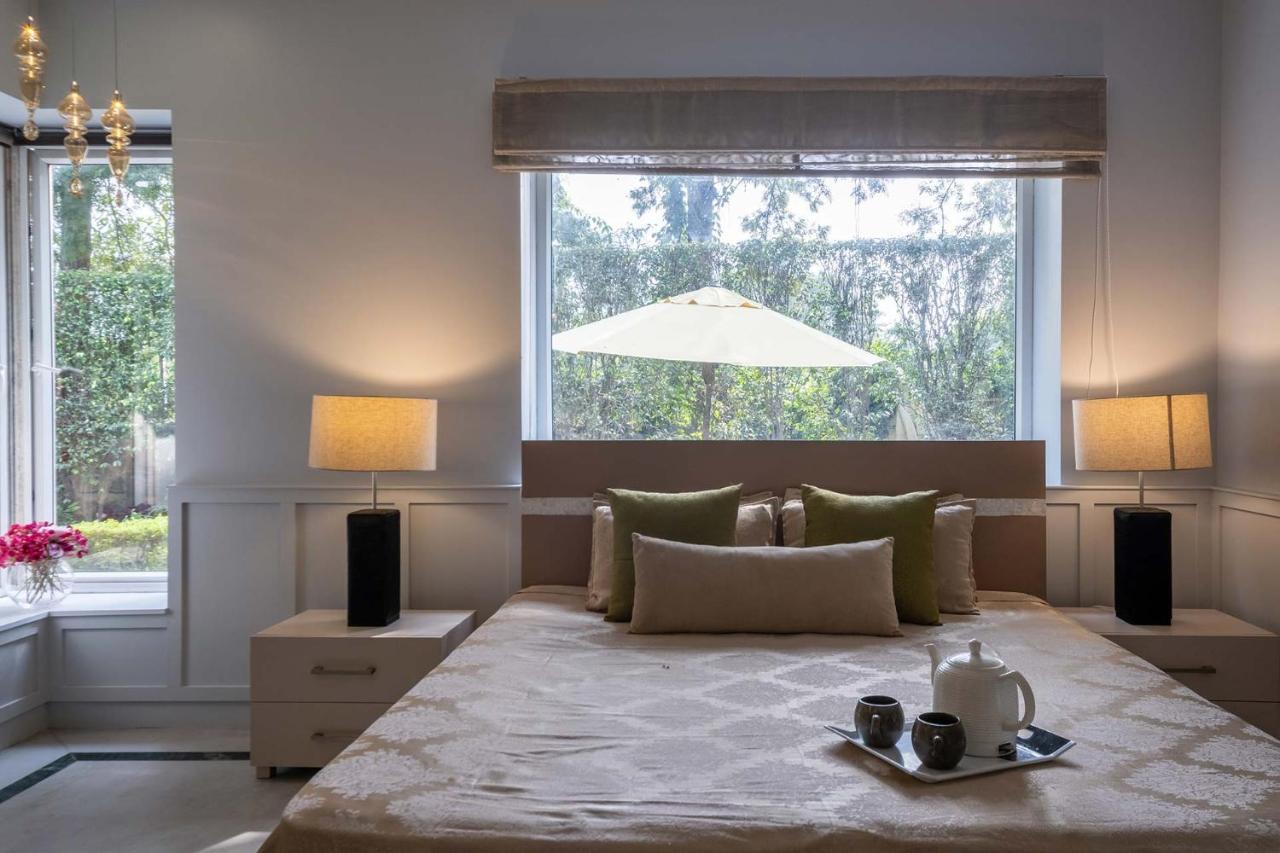 Stayvista At The Banyan Abode With Pool Table, Pet Friendly & Outdoor Pool マネサール エクステリア 写真