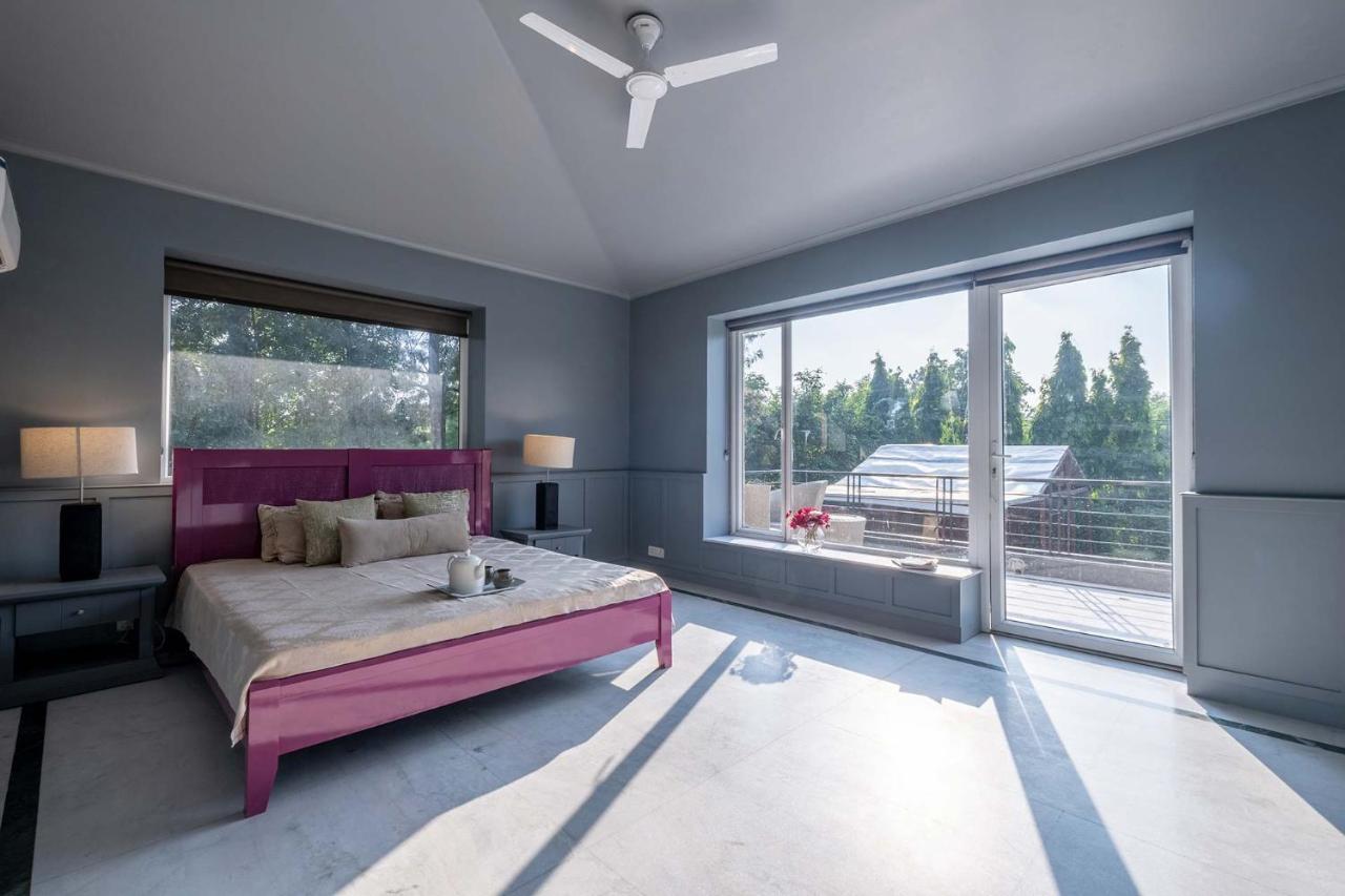 Stayvista At The Banyan Abode With Pool Table, Pet Friendly & Outdoor Pool マネサール エクステリア 写真