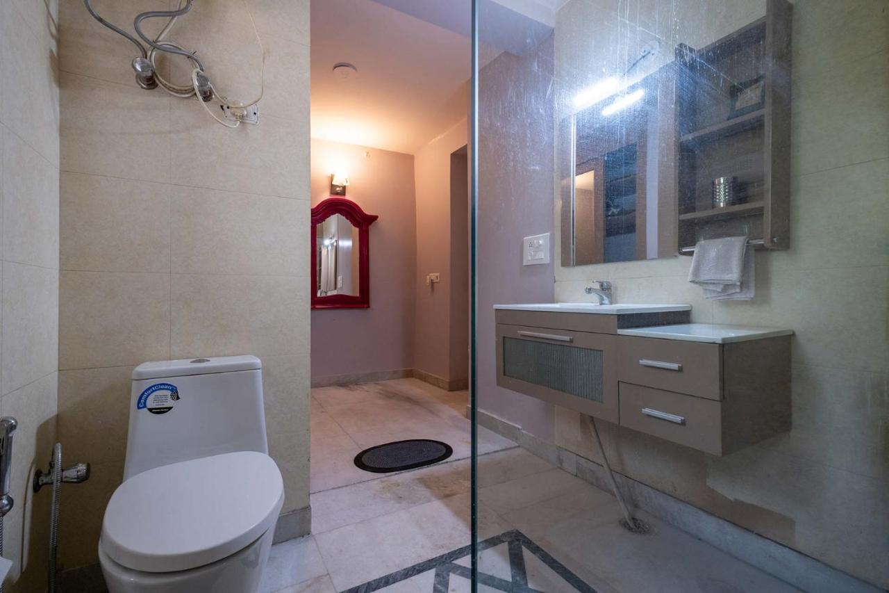 Stayvista At The Banyan Abode With Pool Table, Pet Friendly & Outdoor Pool マネサール エクステリア 写真